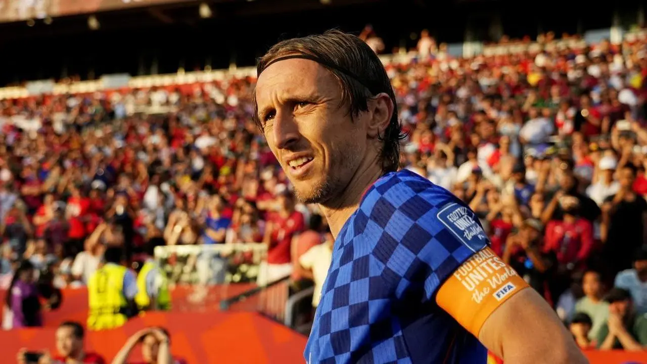 Luka Modric Bertahan di AC Milan Hingga 2025