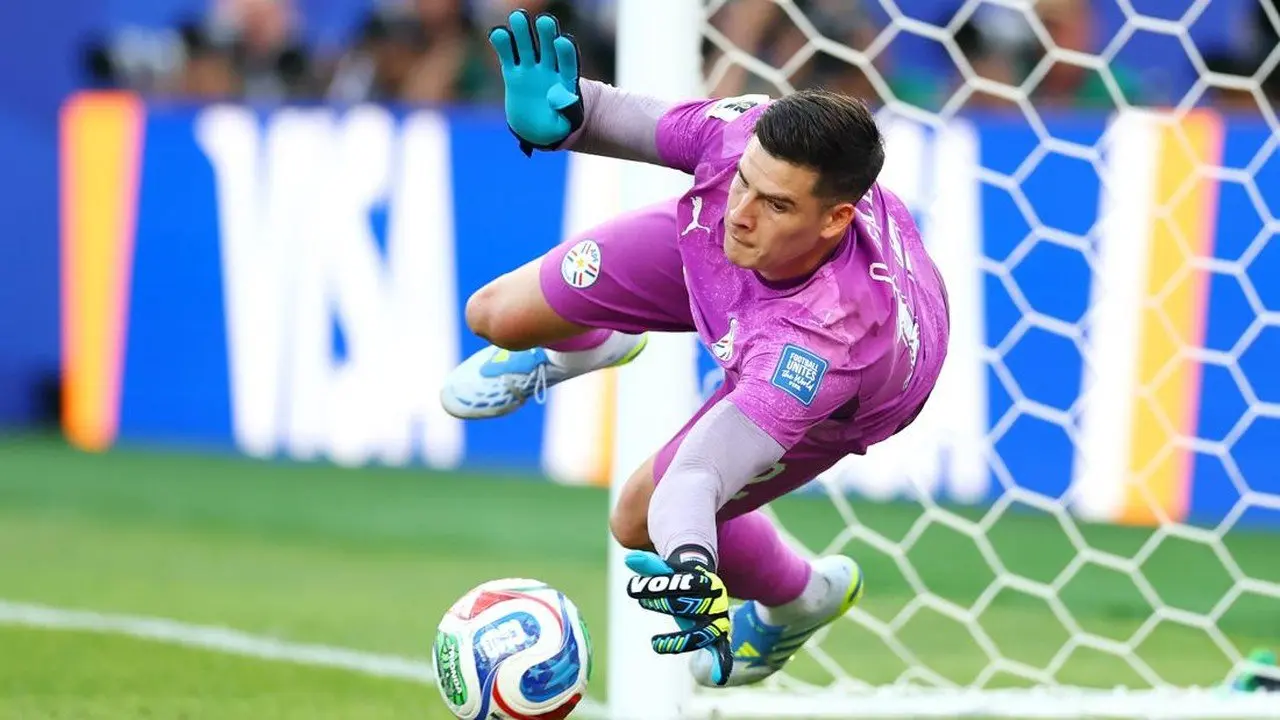 Manchester United Bidik Kiper Paraguay Orlando Gill, Tawaran Rp 130 Miliar Diajukan