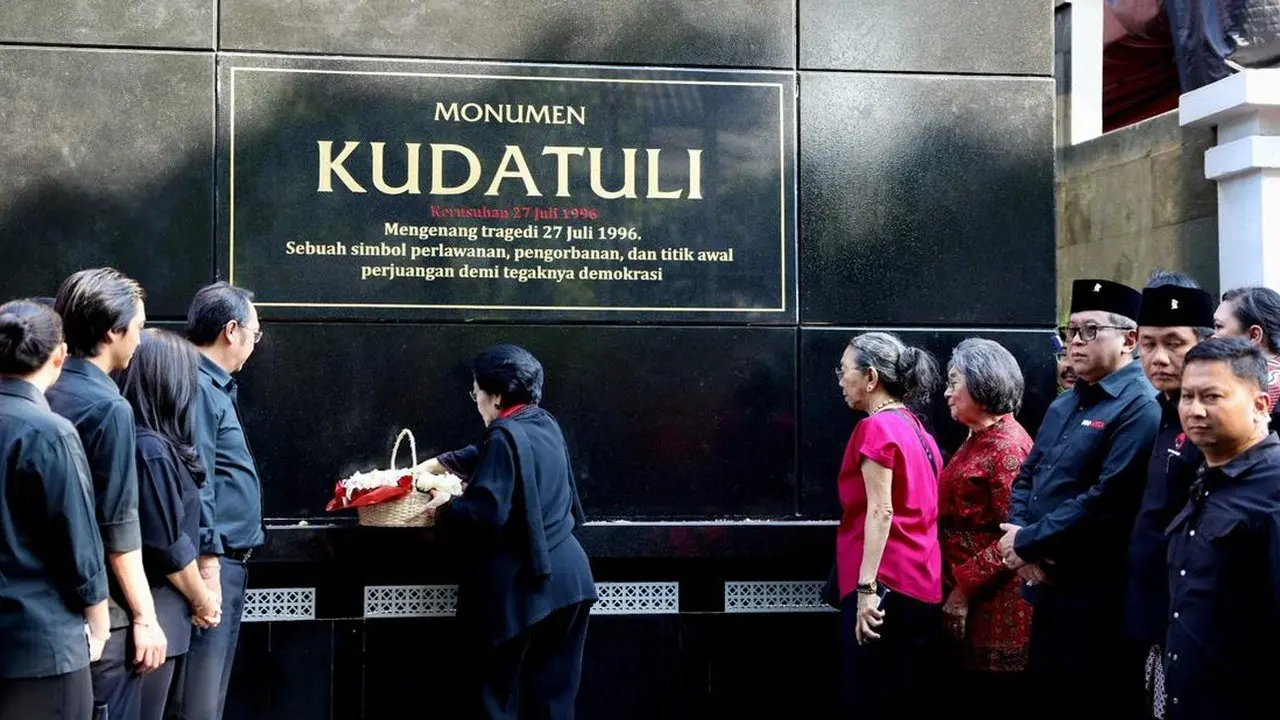 Megawati Resmikan Monumen Kudatuli, Kenang Tragedi 30 Tahun Lalu