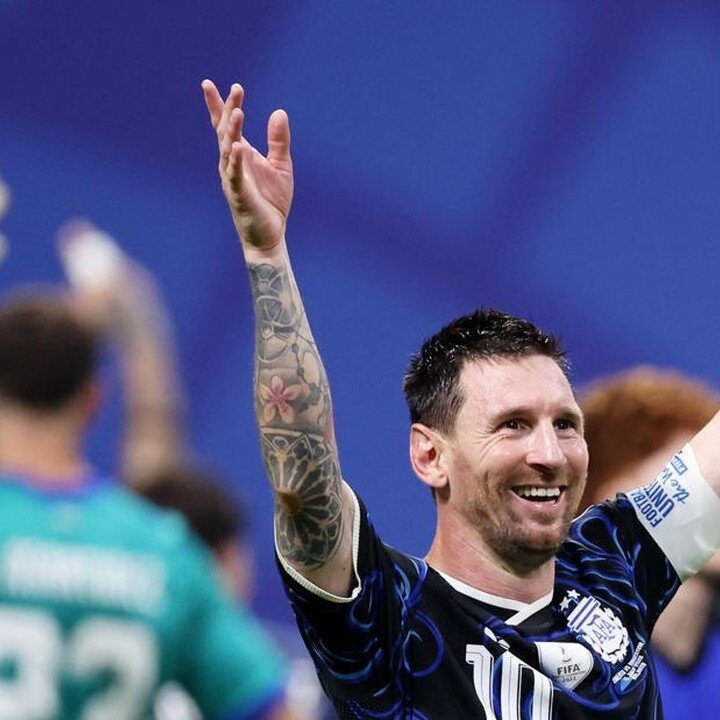 Messi Kembali Diprediksi Raih Ballon d’Or, Perdebatan Memanas di Media Sosial