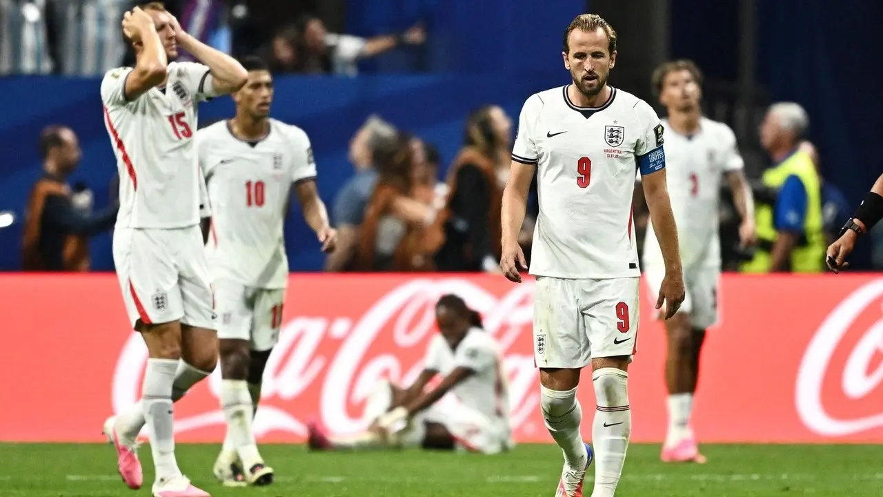 Michael Owen Kritik Inggris: Bermain Pasif, Tak Berani Seperti Spanyol