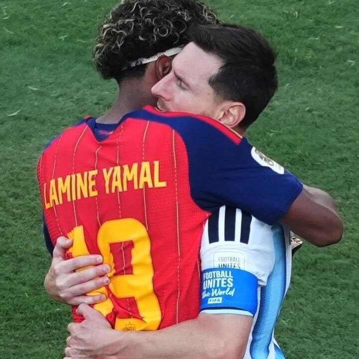 Momen Messi dengan Lamine Yamal Pasca Final Piala Dunia 2026: “Masa Depan Milik Generasi Kami”