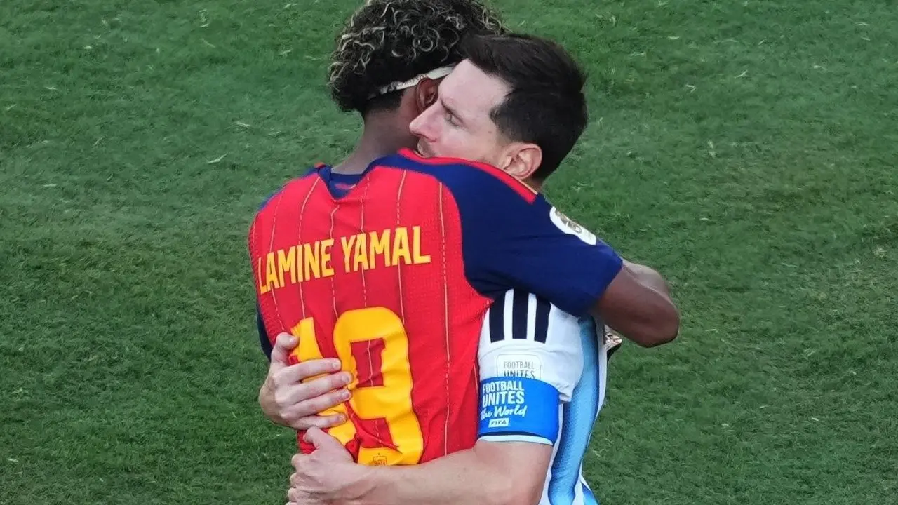 Momen Messi dengan Lamine Yamal Pasca Final Piala Dunia 2026: "Masa Depan Milik Generasi Kami"