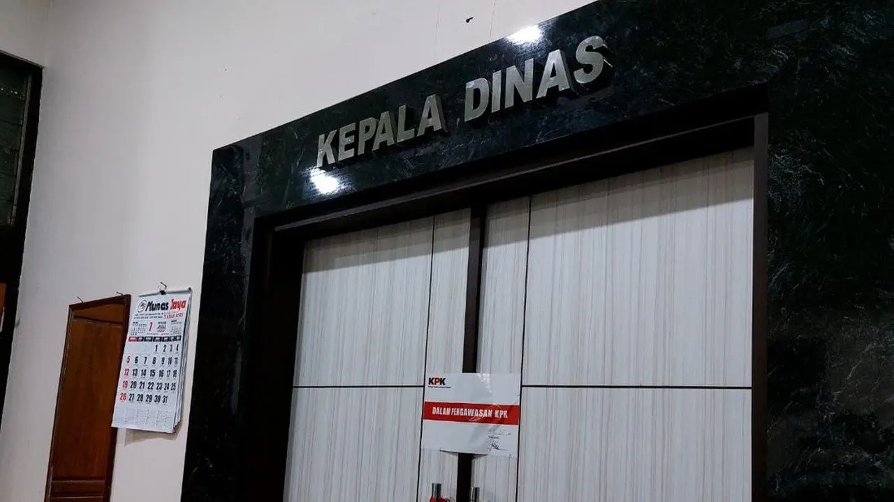 OTT KPK di Pemalang: Kantor Dinas PUPR dan Rumah Kerabat Bupati Disegel