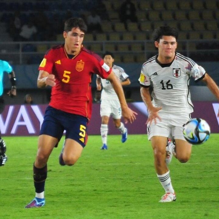 Pau Cubarsi, Bintang Muda Spanyol yang Pernah Berkarier di Solo