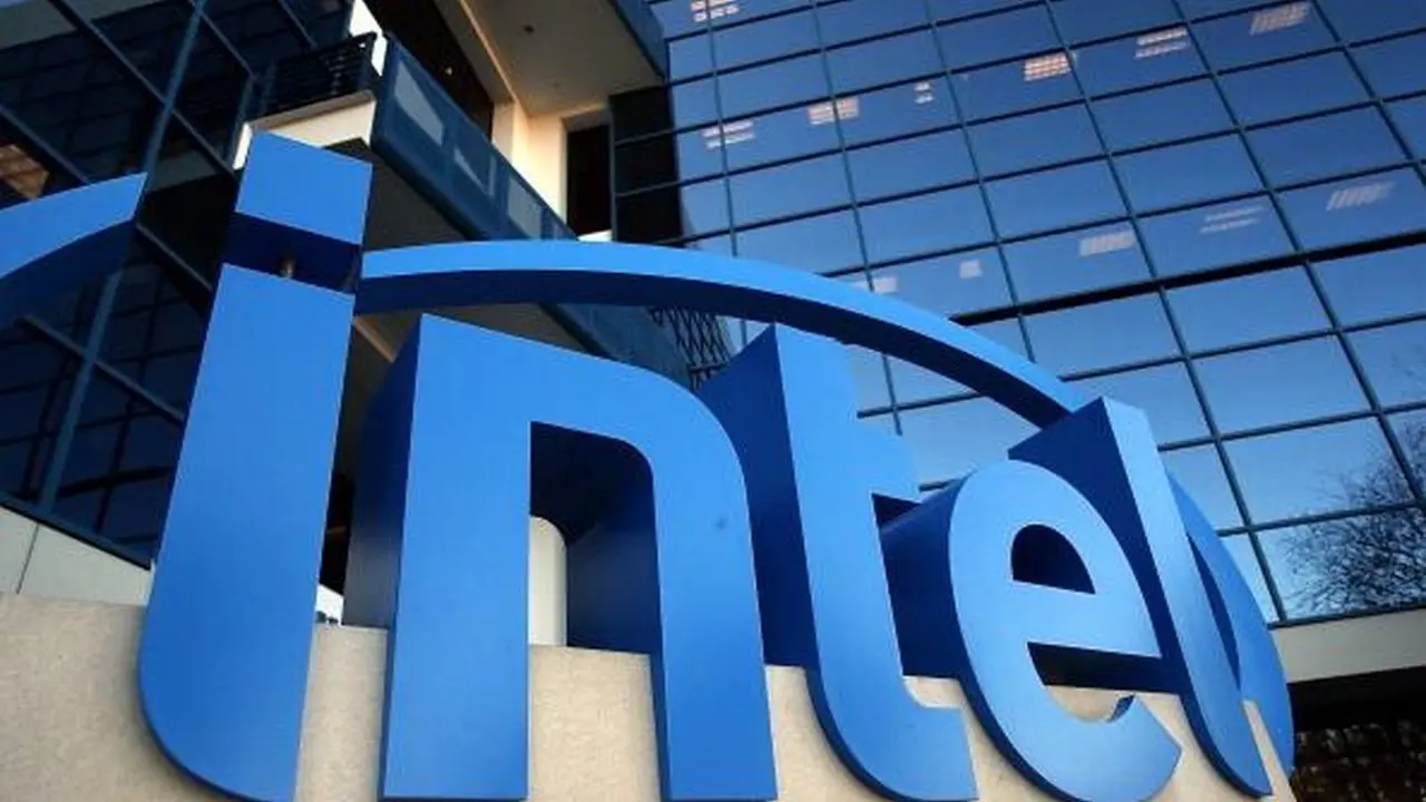 Pendapatan Intel Melonjak 25% Berkat Lonjakan Permintaan AI