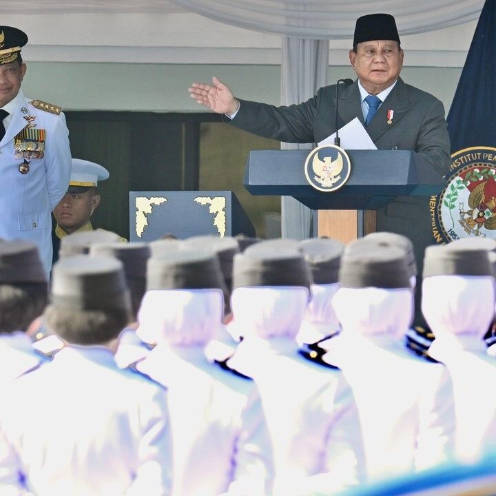 Prabowo Apresiasi Lulusan IPDN Berprestasi dari Keluarga Sederhana