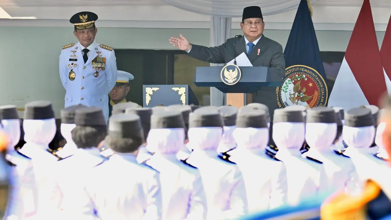 Prabowo Apresiasi Lulusan IPDN Berprestasi dari Keluarga Sederhana