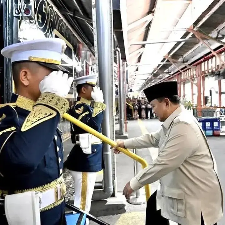 Prabowo Jajal Kereta Mewah Nusantara Explorer, 4,5 Jam dari Batang ke Jakarta