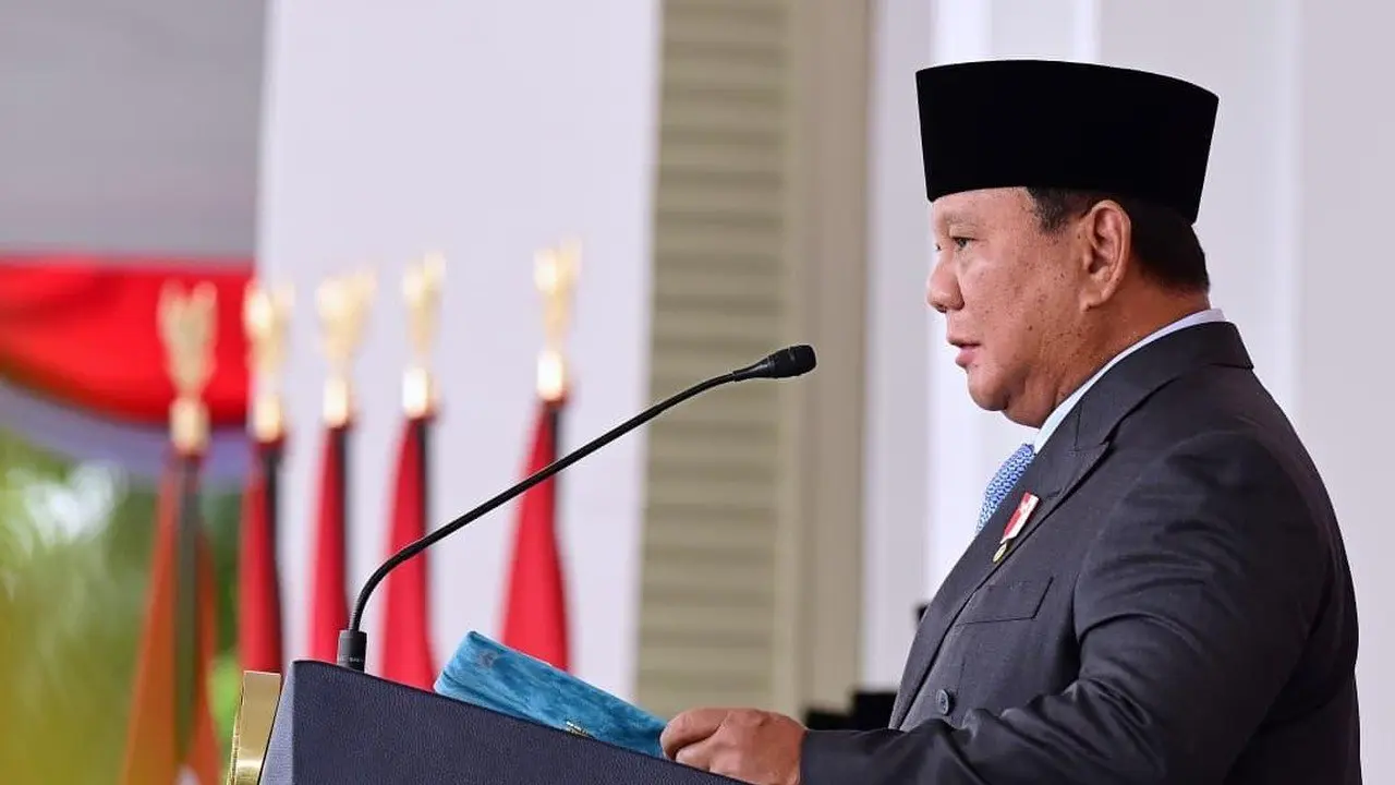 Prabowo Lantik 1.204 Pamong Praja Muda IPDN, 10 Lulusan Terbaik Raih Penghargaan