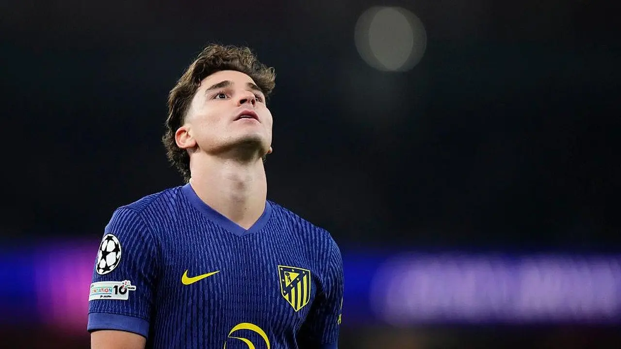 Presiden Atletico Tegaskan Julian Alvarez Tetap di Klub, Tolak Barcelona