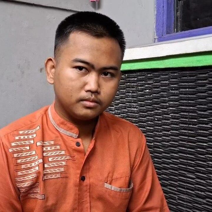 Putra Kenang Ayah Satpam Waduk Jatiluhur yang Fans Liverpool