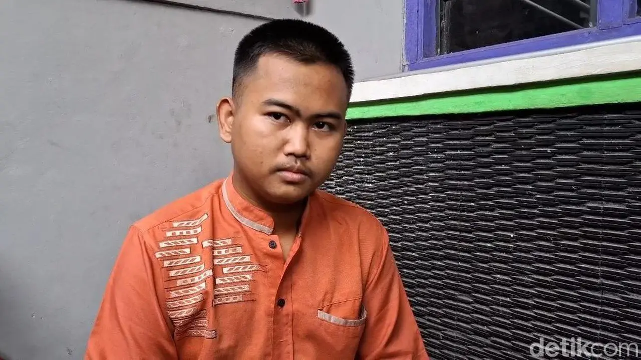 Putra Kenang Ayah Satpam Waduk Jatiluhur yang Fans Liverpool