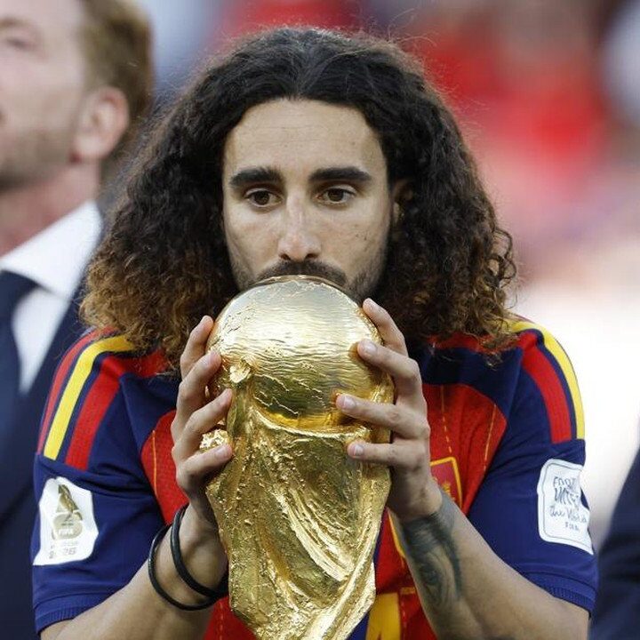 Rambut Gondrong Marc Cucurella: Bukan Demi Anak, Tapi Ibunda Tercinta