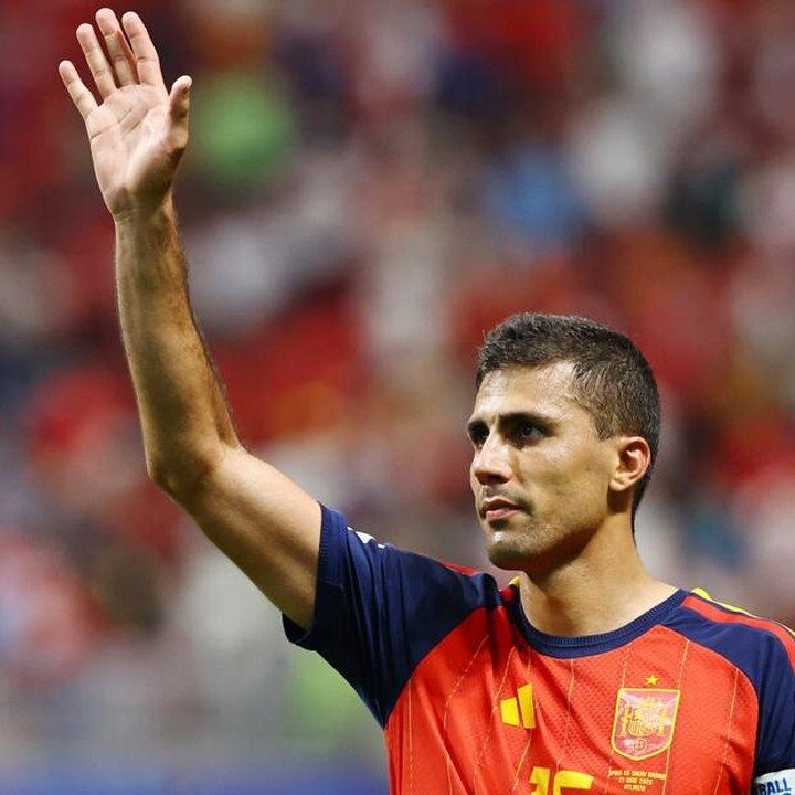Real Madrid Dikabarkan Siap Lepas Tchouameni Demi Datangkan Rodri