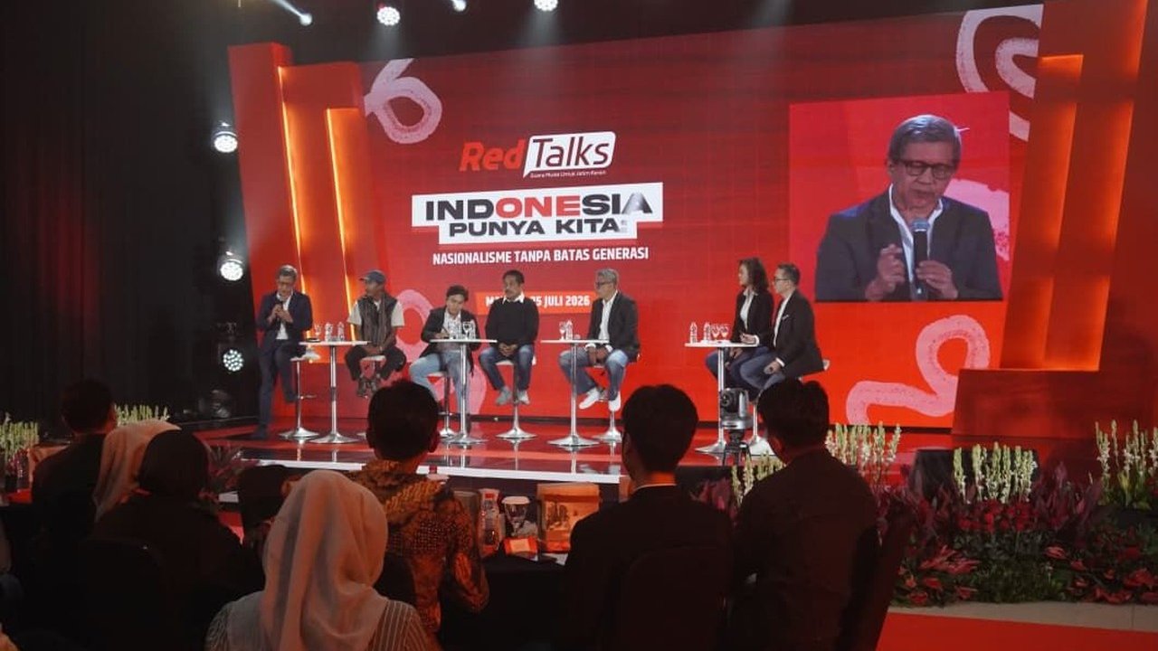Rocky Gerung Sebut Anak Muda Alami 'Burnout Society' di RedTalks 2026