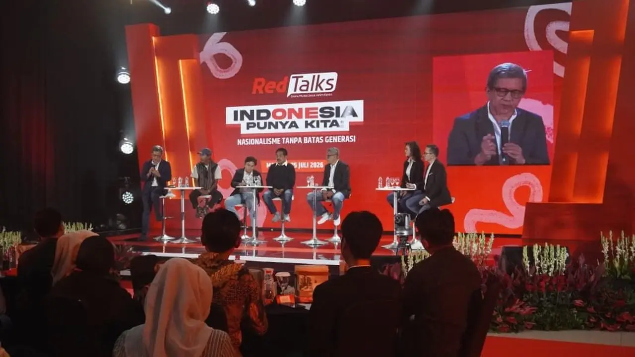 Rocky Gerung Sebut Anak Muda Alami 'Burnout Society' di RedTalks 2026
