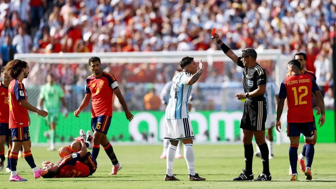Spanyol Juara Piala Dunia 2026, Enzo Fernández Cetak Sejarah Kartu Merah di Final