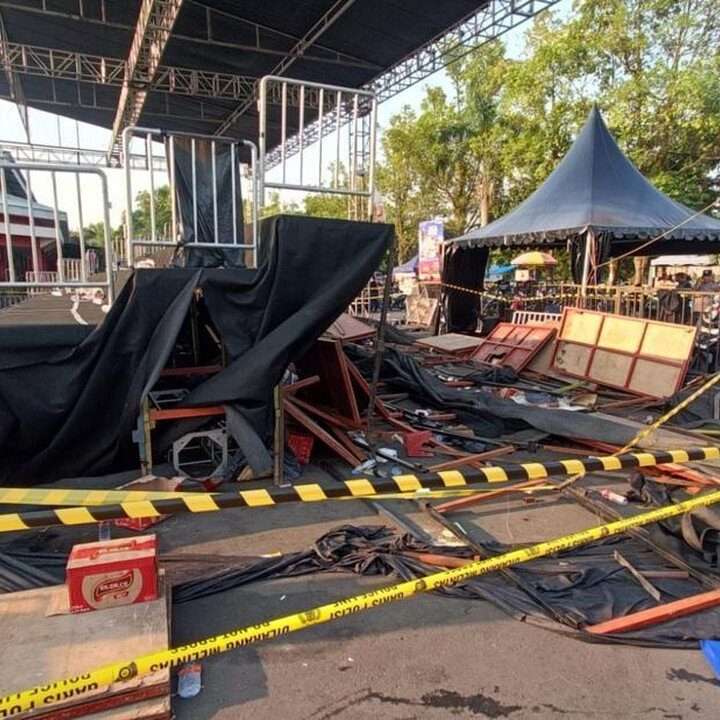 Tribun Kejurnas Drift Ambruk di Banyumas, 90 Orang Terluka Akibat Lempar Kaus