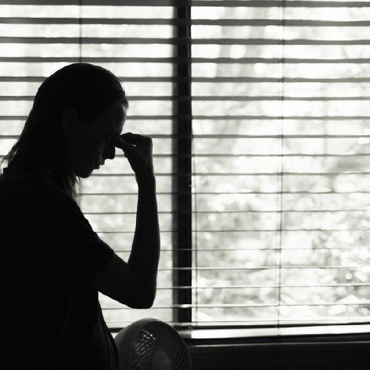Wanita di Bekasi Diduga Alami KDRT, Lindungi Diri dengan Keranjang Pakaian