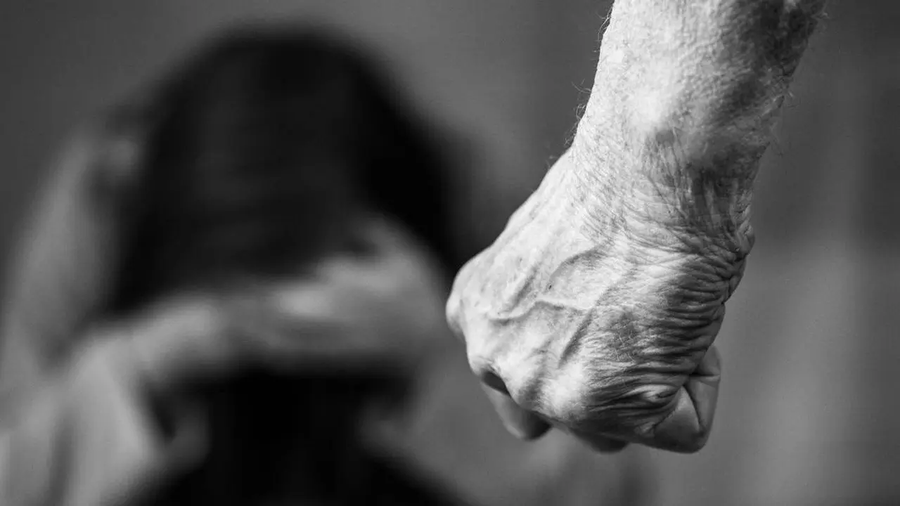 Wanita Teriak Minta Tolong dari Balkon Apartemen Bekasi, Diduga Korban KDRT