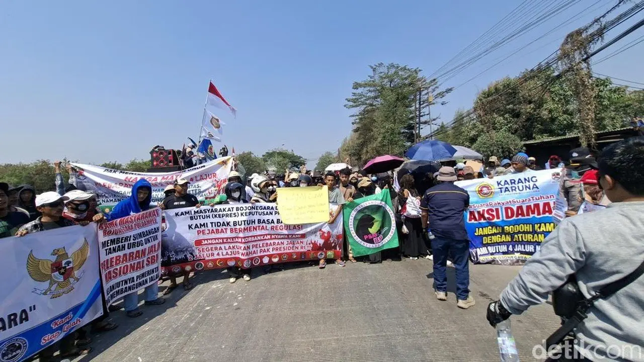 Warga Bojonegara Blokir Jalan, Tuntut Pelebaran Akses Industri