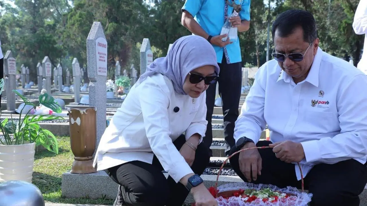 Ziarah ke TMP Kalibata, KemenPAN-RB Peringati HUT ke-67