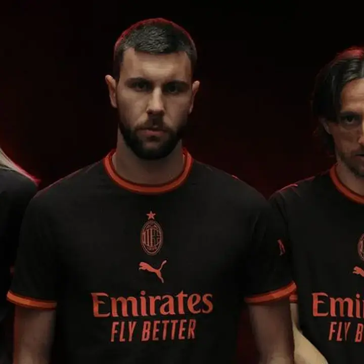 AC Milan Rilis Jersey Ketiga 2026-2027, Hadir dengan Teknologi Reaktif UV