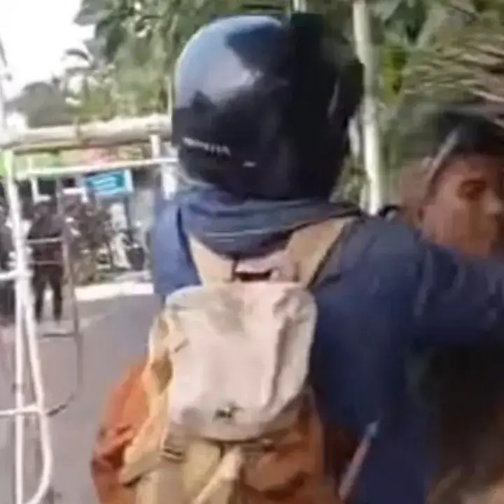 Adu Jotos di Jagakarsa: Klakson Mobil Picu Pemotor Lakukan Pitingan Maut