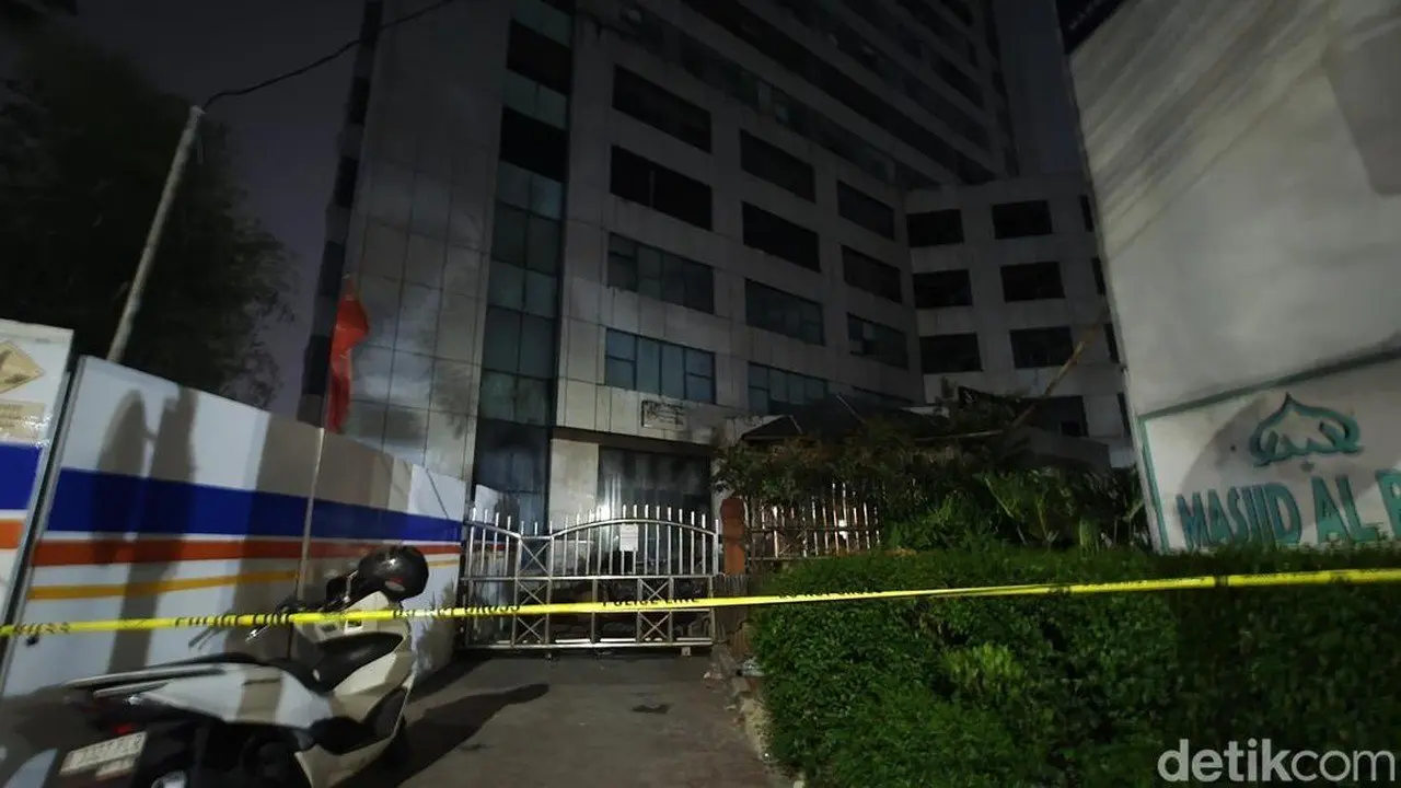 Asap Kepul di Gedung Bapenda DKI, Damkar Sebut Akibat Suhu Panas