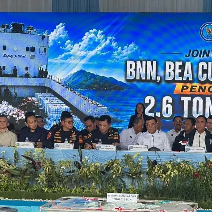 Bea Cukai Sita 1,5 Juta Batang Rokok Ilegal dari Kapal Pengangkut Narkoba