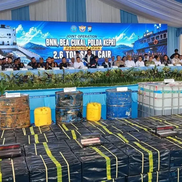BNN Gagalkan Peredaran 2,6 Ton Narkoba Cair di Perairan Karimun