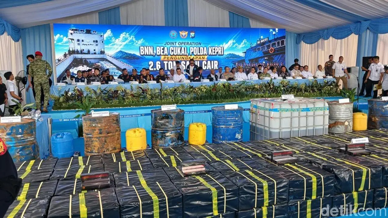 BNN Gagalkan Peredaran 2,6 Ton Narkoba Cair di Perairan Karimun