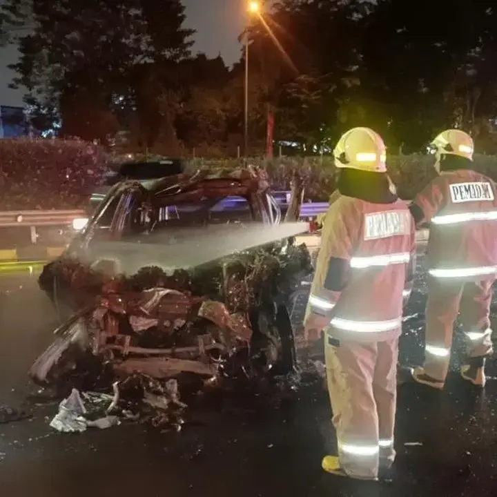 Dua Sahabat Tewas Terbakar dalam Kecelakaan Maut di Tol Jagorawi