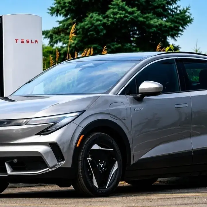 Mitsubishi Eclipse Sportback EV Kini Mendukung Tesla Supercharger untuk Pengisian Cepat
