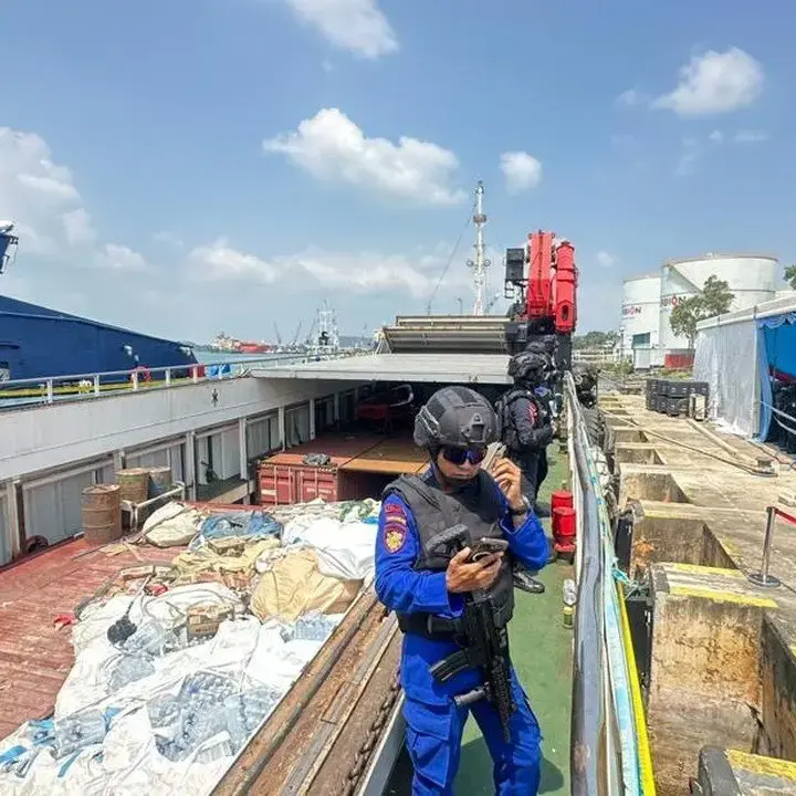 Penyelundupan 2,6 Ton Narkoba Cair Digagalkan, 14 Juta Jiwa Terselamatkan