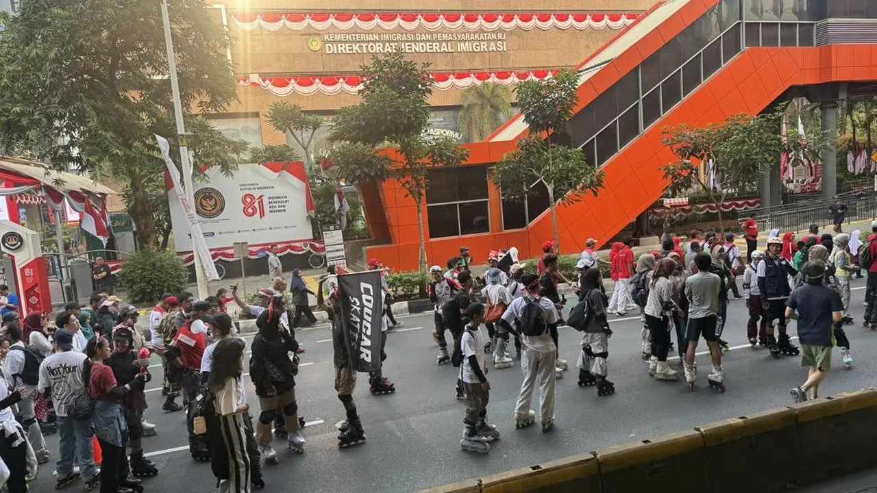 Pesepatu Roda Rayakan HUT RI ke-81 dengan Konvoi di CFD Rasuna Said