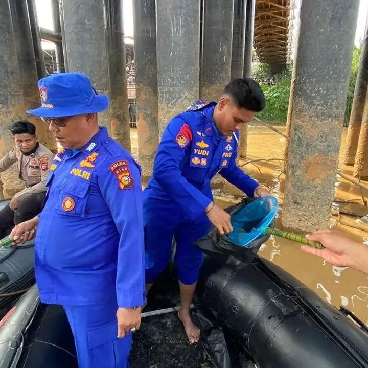Polda Riau Implementasikan “Green Policing” untuk Jaga Kebersihan Arena Pacu Jalur