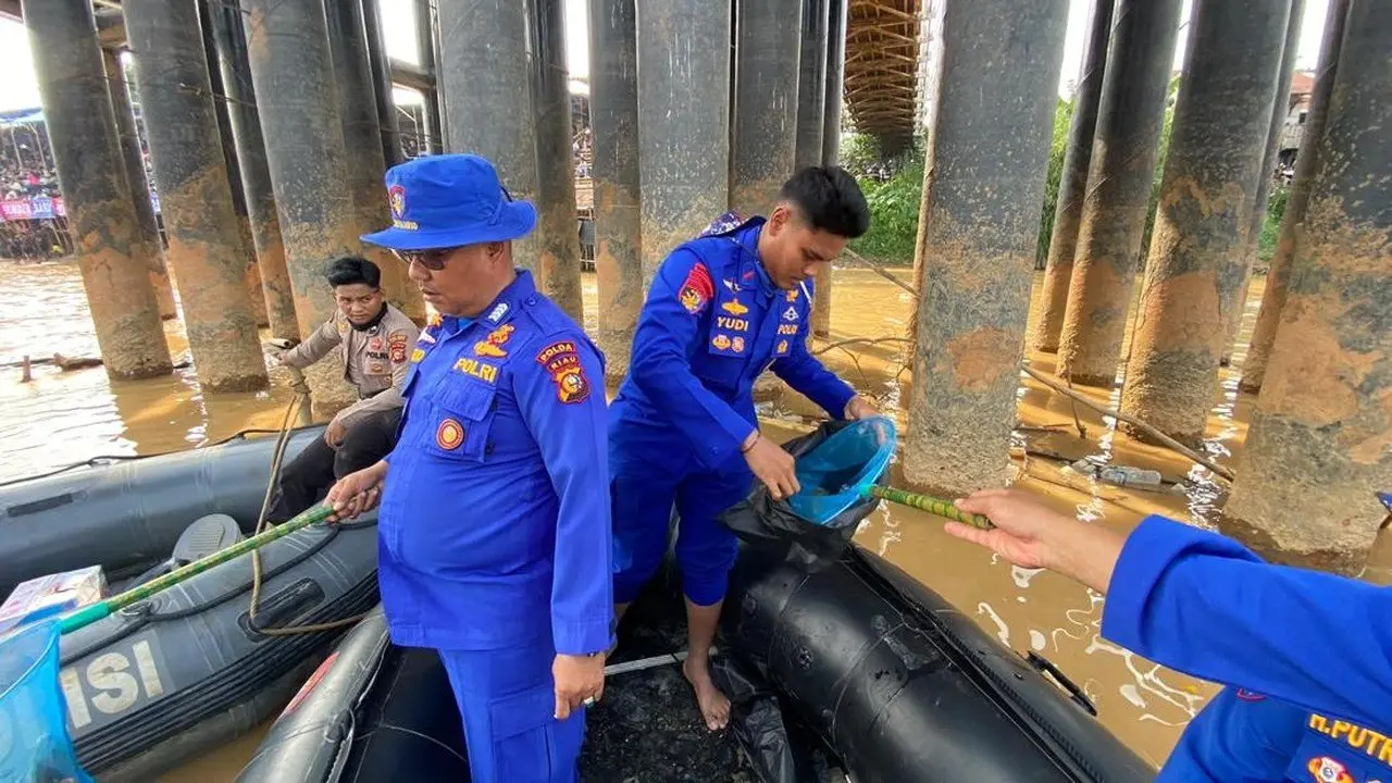 Polda Riau Implementasikan "Green Policing" untuk Jaga Kebersihan Arena Pacu Jalur