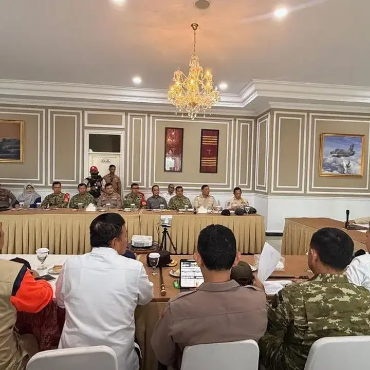 Prabowo Tinjau Langsung Penanganan Karhutla di Kalimantan Barat