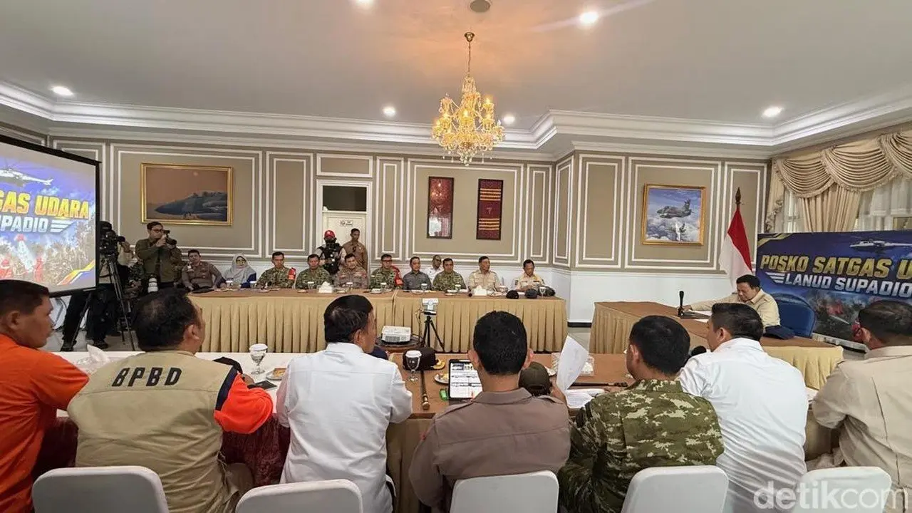 Prabowo Tinjau Langsung Penanganan Karhutla di Kalimantan Barat