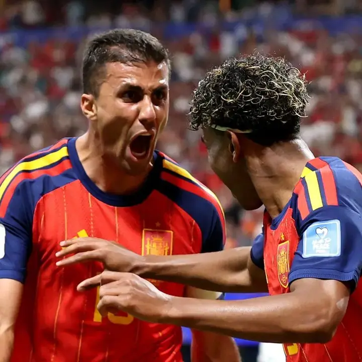 Rodri ke Barcelona? Panggilan Flick dan Lobi Pemain Kunci Ubah Arah Transfer