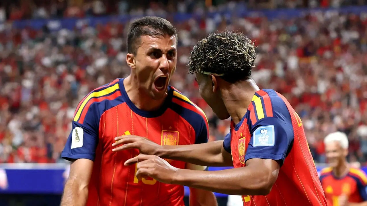 Rodri ke Barcelona? Panggilan Flick dan Lobi Pemain Kunci Ubah Arah Transfer