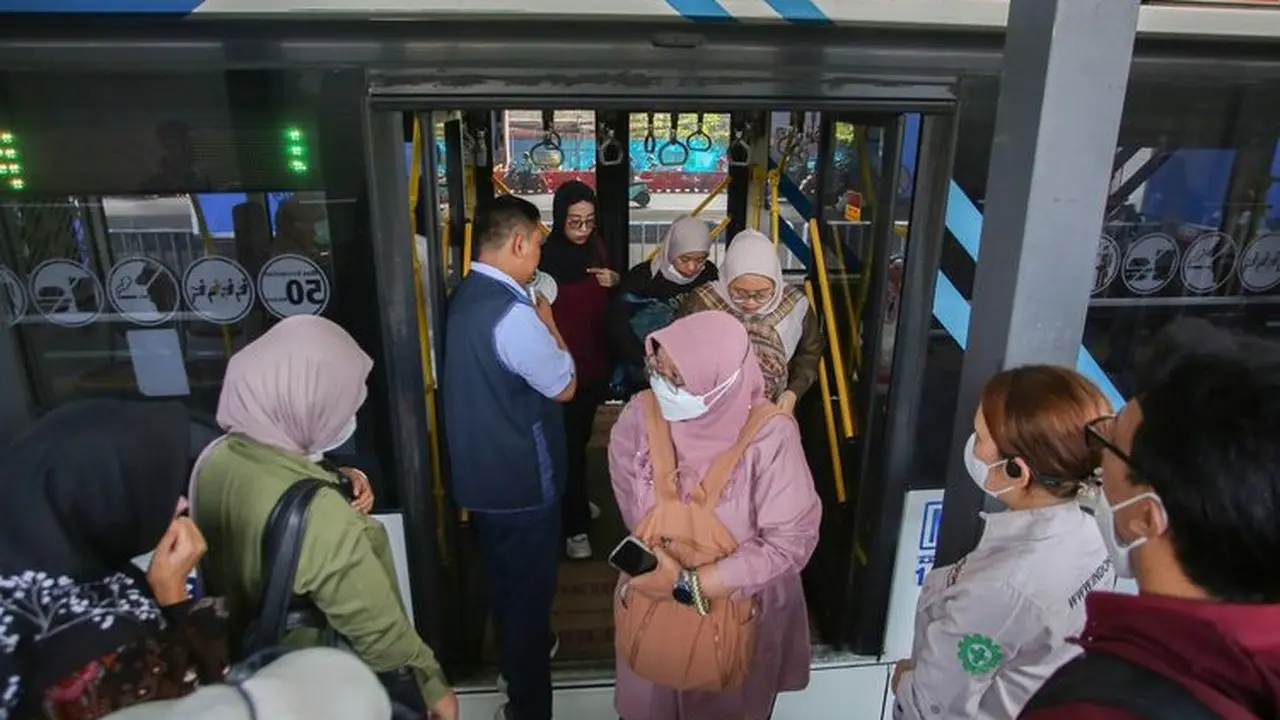 Tarif MRT, LRT, dan Transjakarta Rp 8 di HUT RI, Revisi Rencana Awal Rp 1