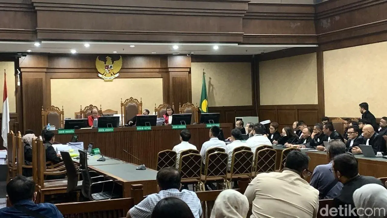 Tuntutan Penjara 8,5 hingga 13 Tahun untuk 8 Terdakwa Korupsi LPEI Rp 992 M