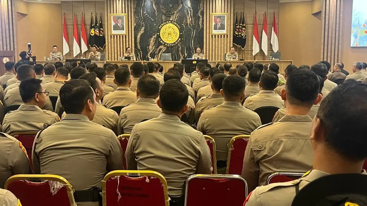 322 Personel Polri Dikerahkan ke Sumatera dan Kalimantan untuk Edukasi dan Evaluasi Karhutla