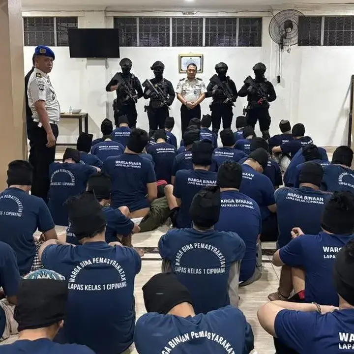 87 Napi Berisiko Tinggi dari Jakarta Tiba di Nusakambangan