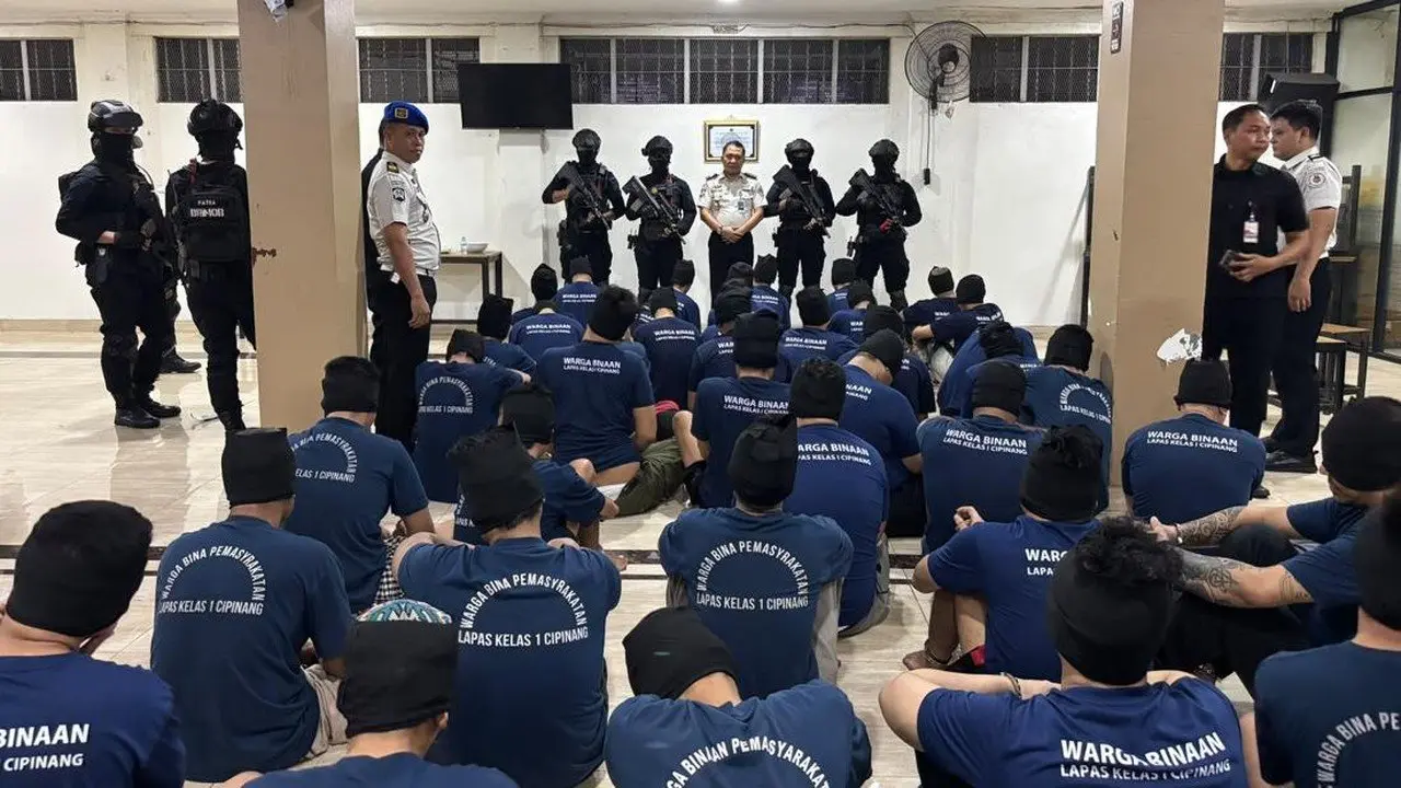 87 Napi Berisiko Tinggi dari Jakarta Tiba di Nusakambangan