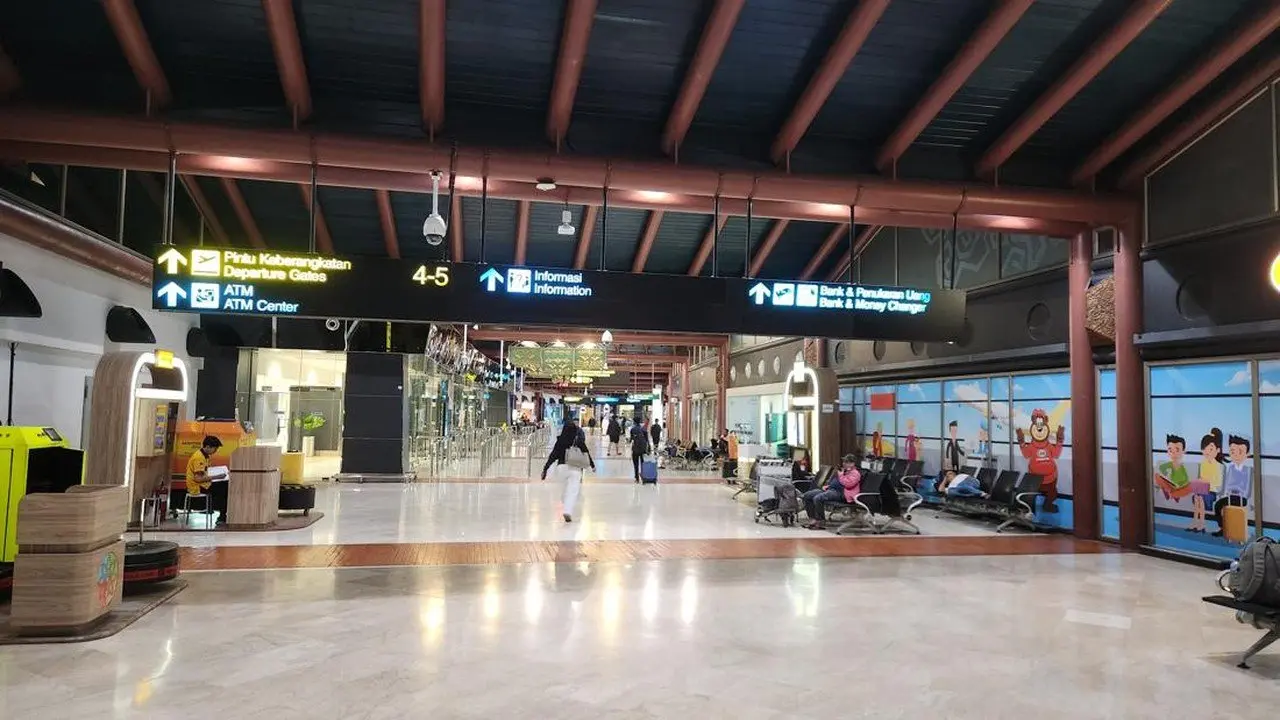Abu Erupsi Anak Krakatau Tutup 6 Bandara, Sebaran Capai Lampung dan Jakarta