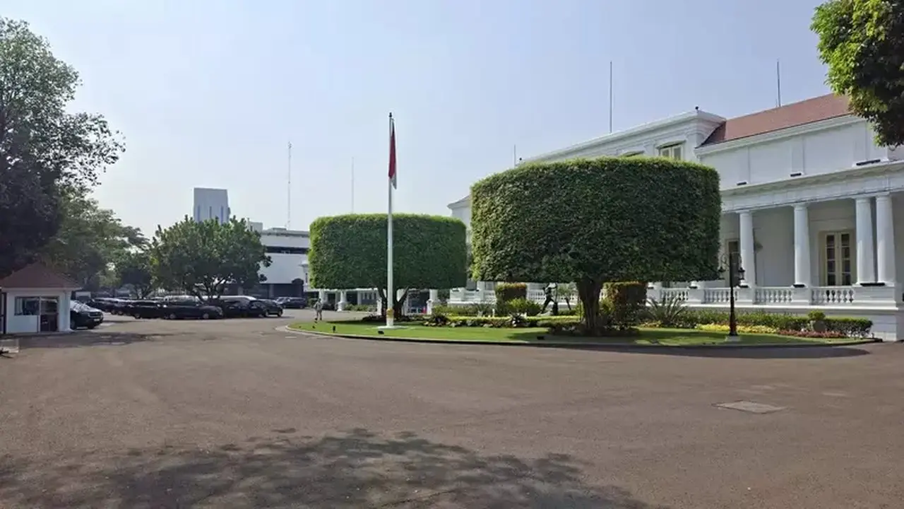 Abu Vulkanik Anak Krakatau Capai Istana Negara, Presiden Imbau Warga Lakukan Ini